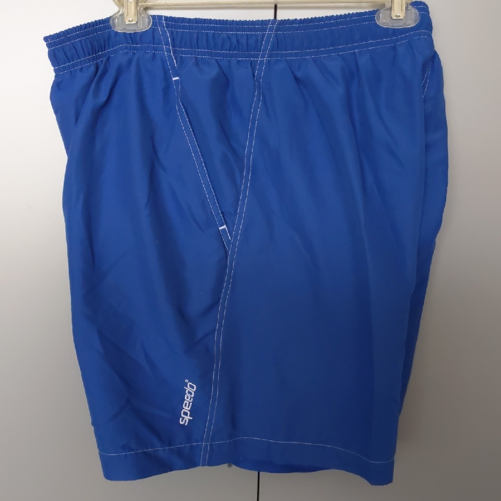 Large Speedo Men's Vibrant Blue Swim Trunks. Mesh lining. Stay-dry pouch.
